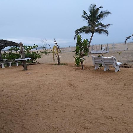 Yoho Hotel Arugambay Beach Inn Baía de Arugam Exterior foto