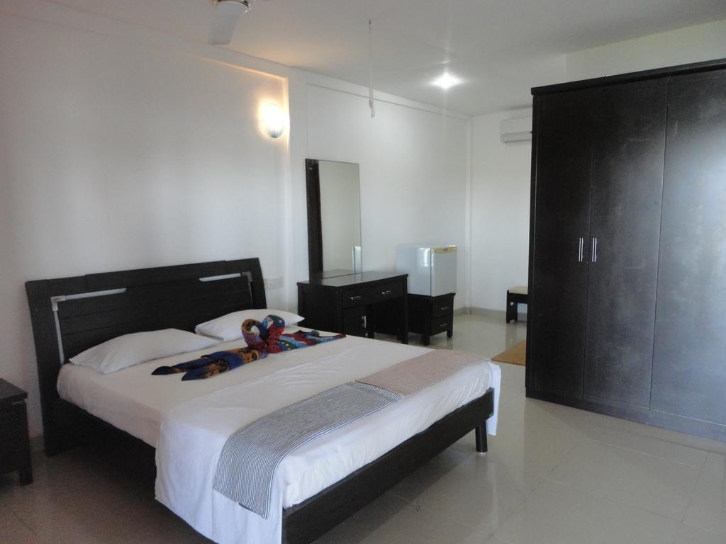Yoho Hotel Arugambay Beach Inn Baía de Arugam Quarto foto