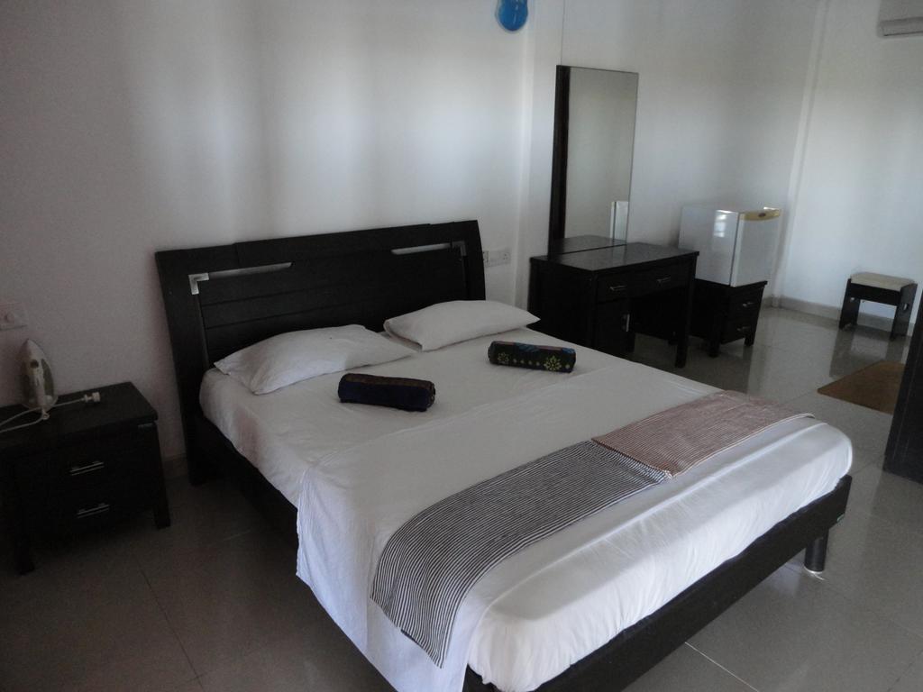 Yoho Hotel Arugambay Beach Inn Baía de Arugam Quarto foto